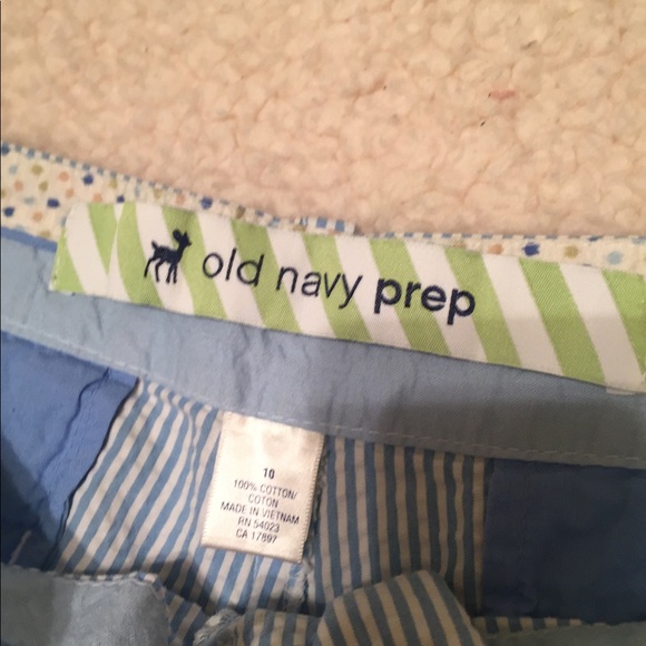 Blue/white seersucker Bermuda shorts - Picture 2 of 3